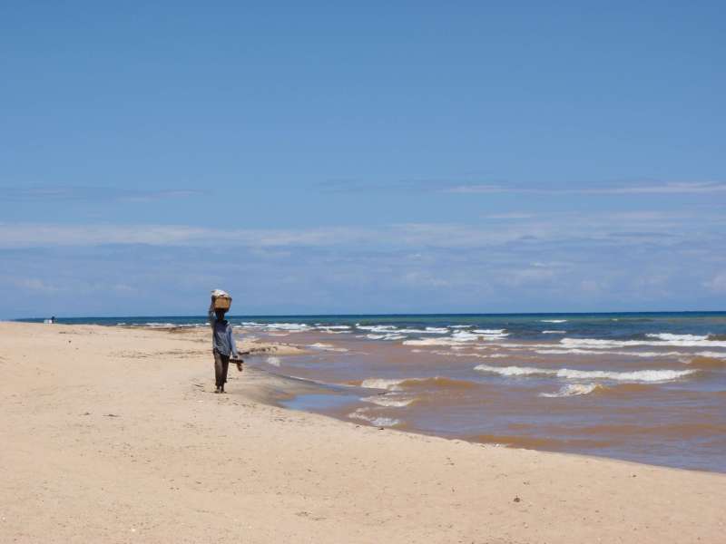 3 week overland trip camping from Victoria Falls to Nairobi - the beach of the western shore of Lake Malawi