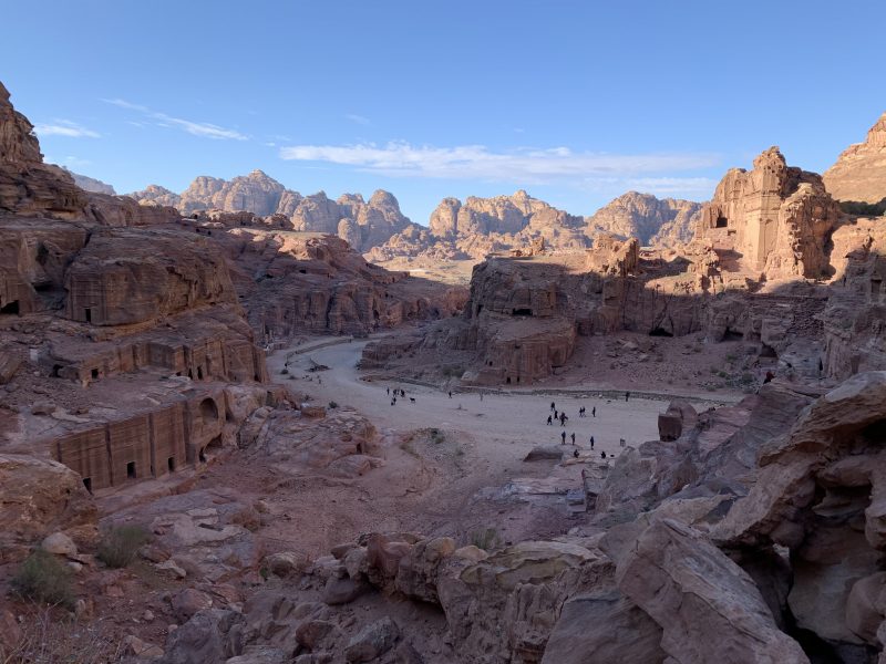Petra in winter - Walkway through the main sites to reach the famous Treasury