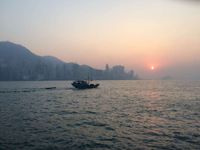 Classic highlights of Hong Kong - A classic junk taking the well-trodden route through Victoria Harbour 