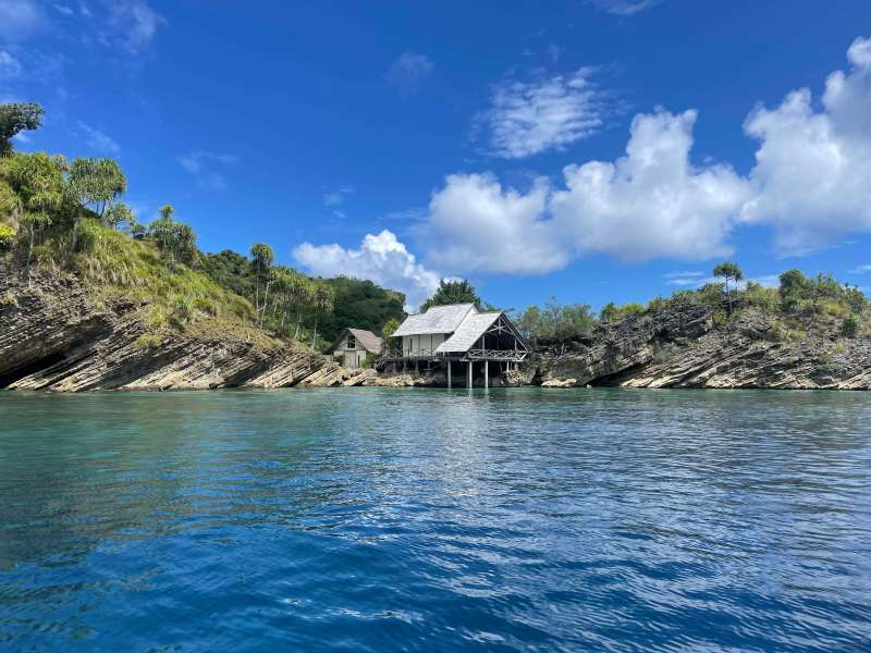 Diving in Raja Ampat at the Misool Eco Resort. North Lagoon Villa Tabisasu